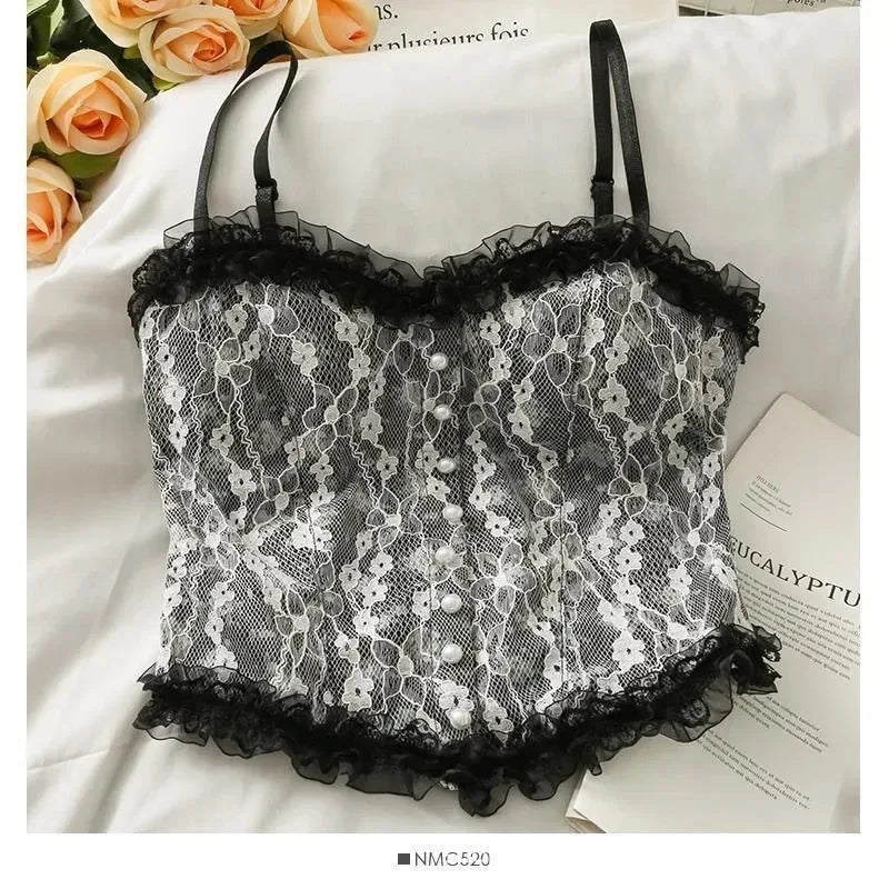 Top Coquette con Encaje y Detalles Perla – Dulce, Sexy y Sofisticada