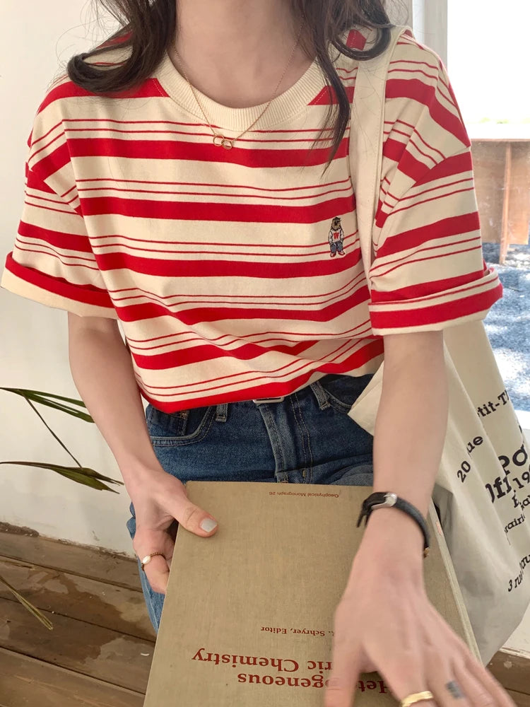 Camiseta Coreana – Estilo a Rayas para Estudiantes