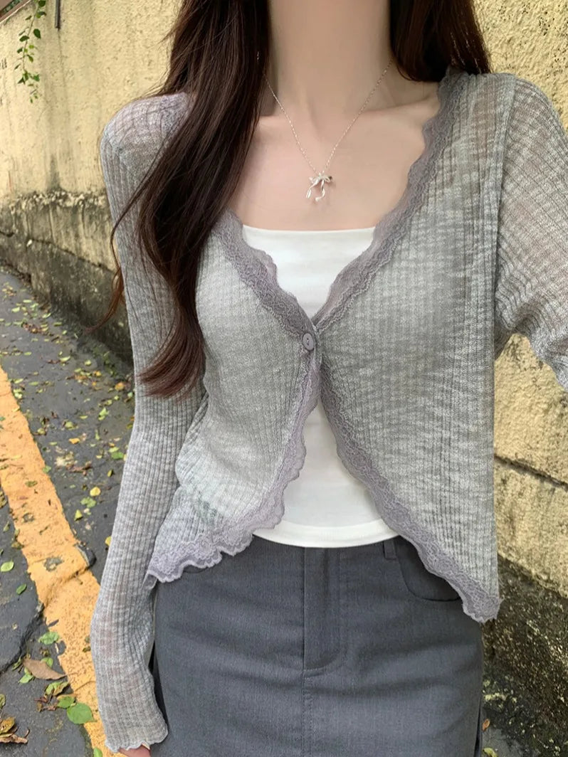 🍂Suave, romántico y etéreo — el top que convierte cualquier outfit en un cuento de hadas.