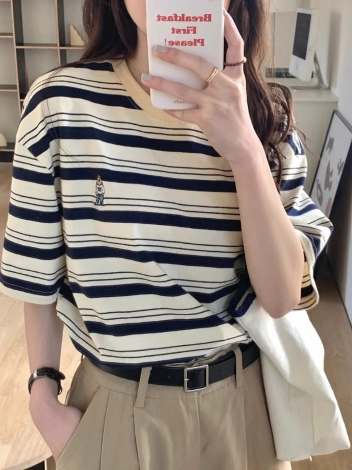 Camiseta Coreana – Estilo a Rayas para Estudiantes