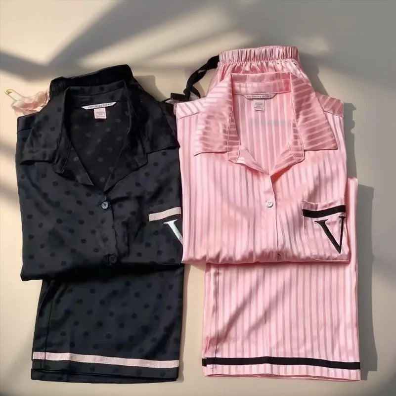 ¿Pijama o outfit de rica?” 💸- Pijama Estilo Champagne Strip VS-Inspired